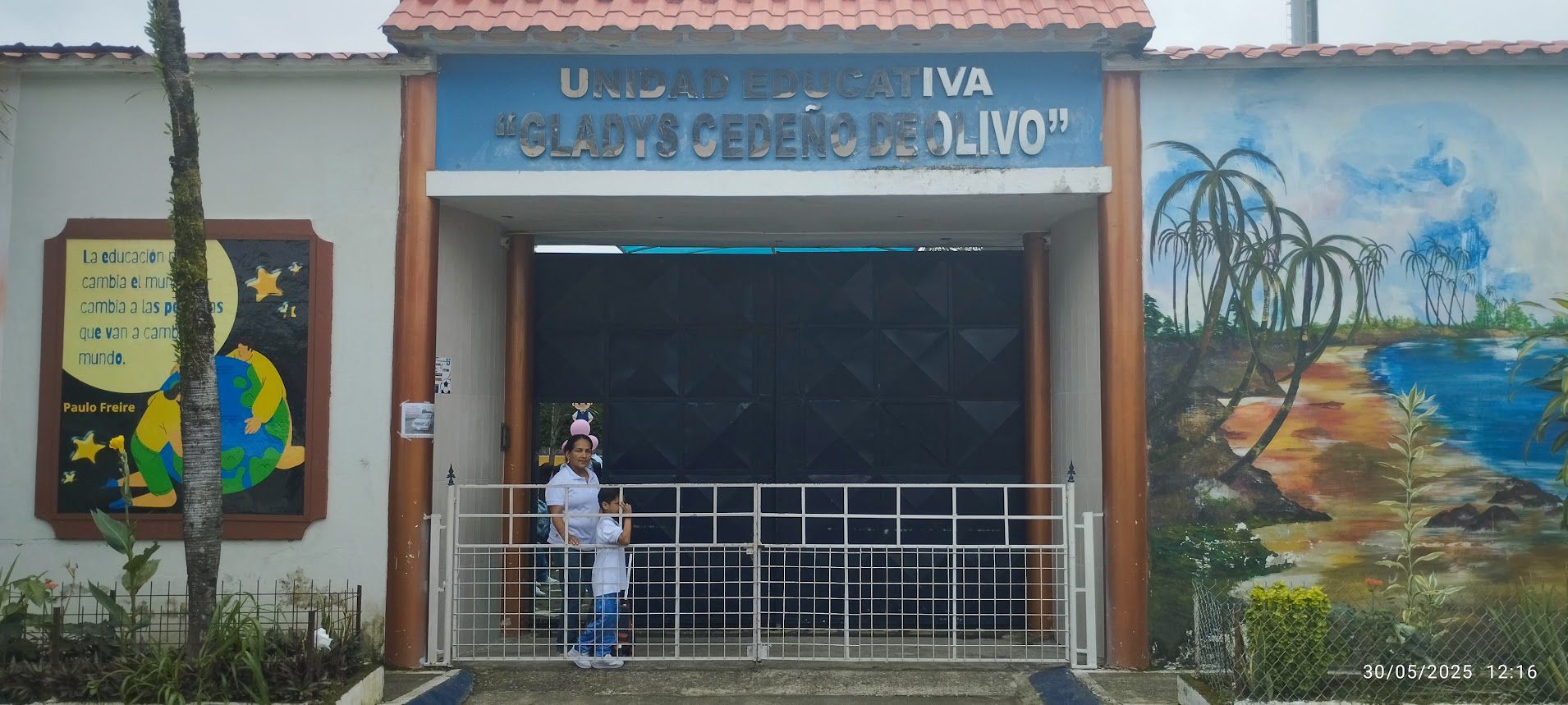 Entrada Colegio